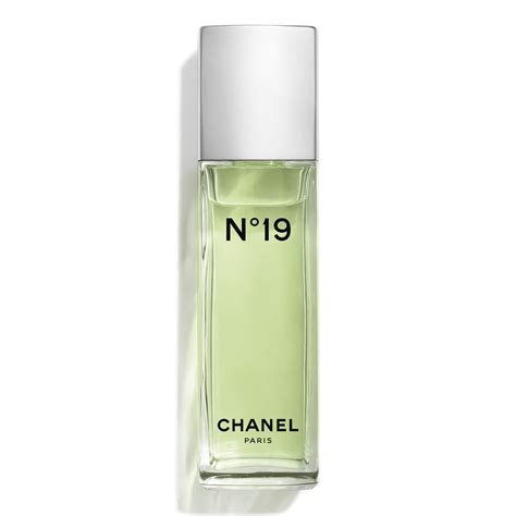 n 19 nel 1970 coco chanel|Chanel no 19 perfume.